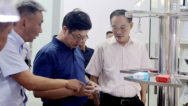 市委常委、副市長徐懷好走訪炬神電子 ：全力、熱情、周到提供服務(wù)