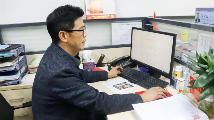 伍國良，“卷王”實錘了！